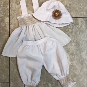 White baby 👶🏼 outfit!